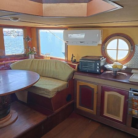 Bateau De Pirates Hotell Gruissan Exteriör bild